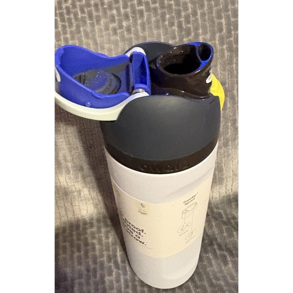 24oz Light Grey Owala - Picture 5 of 10